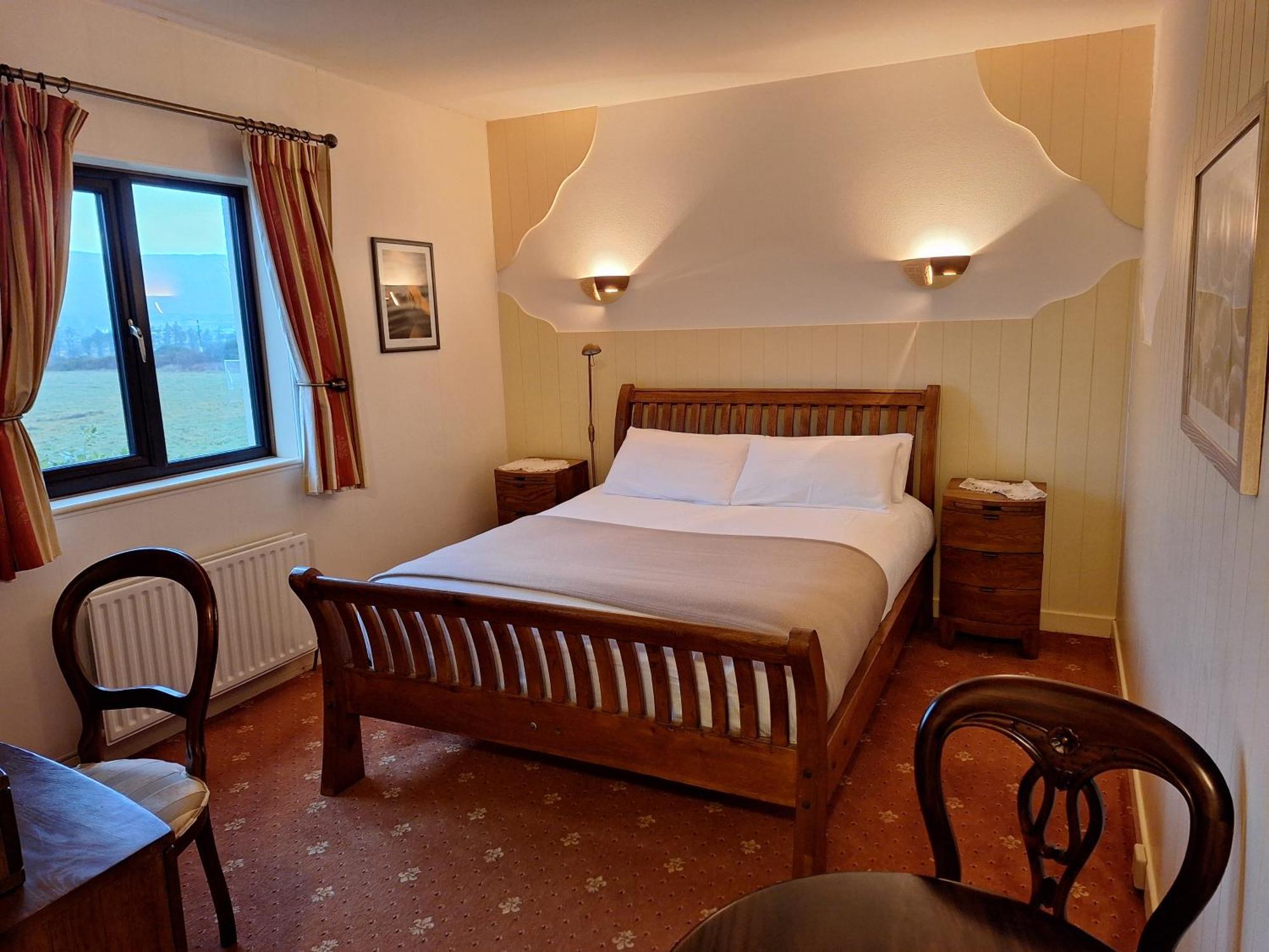 Corthna Lodge Schull Extérieur photo
